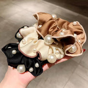 シュシュ ヘアゴム 髪留め フェイクパール レディース 女性用 ヘアアクセサリー 光沢感 おしゃれ エレガント 上品 かわいい 髪ゴム まとめ髪 髪飾り ヘアアレンジ