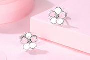ピアス スタッドピアス レディース アクセサリー プレゼント 誕生日 シンプル 上品 かわいい 桜 花 フラワー ラインストーン 華奢 小ぶり ビジュー 宝石風 天然石風 ピンク シルバーカラー 普段使い お出かけ お呼ばれ 可愛い おしゃれ きれいめ 女性 彼女 妻 嫁 大人女子 婦人 ガールズ ギフト 贈り物 記念日 母の日 ホワイトデー クリスマス