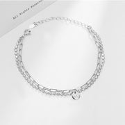 ブレスレット レディース アクセサリー シルバーカラー チェーン 2連風 華奢 細め プレート 英字 ロゴ 鎖 高見え 高級感 シンプル キュート 大人可愛い かわいい 婦人 カジュアル おしゃれ お出かけ ギフト プレゼント 贈り物 普段使い ファッション小物 女性