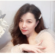 バレッタ 同デザイン2個セット ヘアアクセサリー レディース 女性 婦人用 フェイクパール ラインストーン キラキラ 華やか まとめ髪 ヘアアレンジ 髪留め ヘアクリップ おしゃれ 豪華 上品 アクセント お呼ばれ 結婚式 記念日 入学式 卒業式 発表会 フォーマル シンプル エレガント