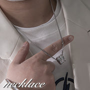 ネックレス ペンダント 男女兼用 ユニセックス アクセサリー チェーン リング風モチーフ ラインストーン キラキラ お洒落 シンプル レディース メンズ 女性用 男性用 婦人用 紳士用 プレゼント 贈り物 ギフト ファッション小物