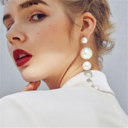 ピアス スタッドピアス アクセサリー レディース 女性 パール調 おしゃれ 耳飾り 大ぶり 揺れる ギフト プレゼント 上品 きれいめ かわいい