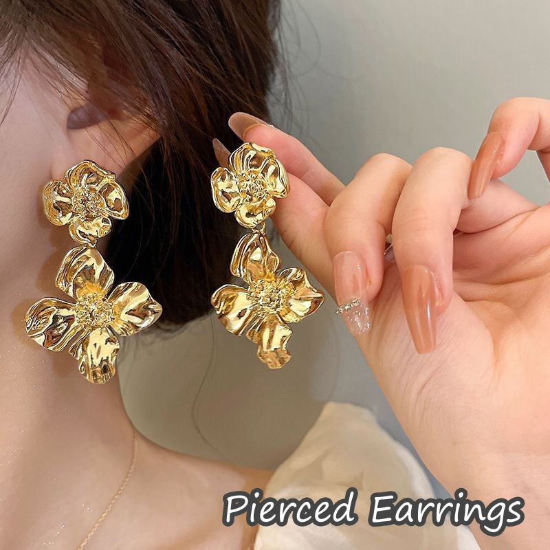 ピアス スタッドピアス キャッチピアス  大きめ 大振り ポストピアス レディース 女性 アクセサリー アクセ ゴールドカラー おしゃれ 上品 高級感 大人 お出かけ プレゼント 贈り物 存在感