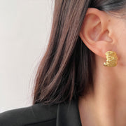 ピアス ハーフフープ レディース 女性 アクセサリー アクセ ゴールドカラー おしゃれ 上品 高級感 大人 お出かけ プレゼント 贈り物