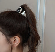 ヘアクリップ バンスクリップ ミニクリップ レディース 女性 ヘアアクセサリー 髪飾り ヘアアレンジ シンプル 可愛い お洒落 お出かけ 婦人 ファッション小物