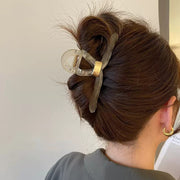 ヘアクリップ バンスクリップ レディース ヘアアクセサリー 髪留め 髪飾り まとめ髪 ヘアアレンジ 挟む クリアカラー ブラック 黒 ブラウン 茶 簡単 女性用 婦人用 可愛い おしゃれ ロングヘア セミロング お出掛け お風呂上り シンプル 仕事 職場