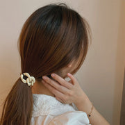 ヘアゴム くちばしクリップ ヘアクリップ レディース 大人 上品 シンプル モチーフ ヘアアクセサリー リングゴム 髪飾り 髪留め ヘアアレンジ まとめ髪 髪ゴム ヘアカフス ヘアリング ブラック おしゃれ デイリー 普段使い 女性 ガールズ 婦人 彼女 妻 嫁 贈り物 ギフト 母の日 ホワイトデー