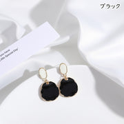 スタッドピアス レディース 女性 アクセサリー ファッション雑貨 ラウンド プレート ホワイト ピンク ブラック シンプル かわいい キュート エレガント フェミニン ガーリー フォーマル プレゼント ギフト