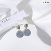 スタッドピアス レディース 女性 アクセサリー ファッション雑貨 ラウンド プレート ホワイト ピンク ブラック シンプル かわいい キュート エレガント フェミニン ガーリー フォーマル プレゼント ギフト