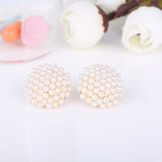 イヤリング ピアス 単品 レディース 女性用 アクセサリー ネジバネ フェイクパール サークル ラウンド ゴールドカラー かわいい キュート 大人可愛い 上品 おしゃれ 婦人用 プレゼント 贈り物 ギフト 誕生日 記念日 お出かけ 外出 結婚式 パーティー 2次会 普段使い ファッション小物 耳飾り フォーマル