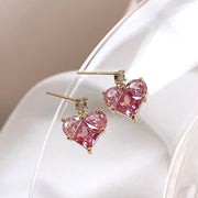 ピアス レディース 女性 アクセサリー スタッドピアス キャッチピアス ポストピアス ハート 揺れる かわいい おしゃれ プレゼント ギフト 贈り物 誕生日 記念日 デート 普段使い エレガント かわいい ゴールドカラー