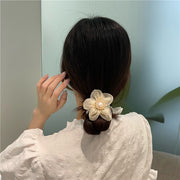 ヘアゴム スプリングゴム 髪ゴム レディース 女性 お花 フラワー フェイクパール ラメ チュール 上品 ヘアアクセサリー ファッション雑貨 髪留め ヘアアレンジ まとめ髪 かわいい 華やか 髪飾り 跡が付きにくい ピンク ブラック 黒 ベージュ キッズ 女の子 大人可愛い エレガント 存在感