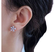 スタッドピアス アクセサリー レディース キャッチピアス 花 フラワー かわいい おしゃれ 大人可愛い 華やか キュート ギフト 贈り物 プレゼント 女性用 婦人用 耳飾り ファッション小物