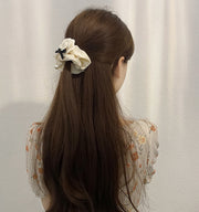 シュシュ 単品 ヘアゴム 髪ゴム レディース 髪留め 髪飾り まとめ髪 ヘアアクセサリー ヘアアレンジ 婦人用 女性用 バラ フラワー フェイクパール 揺れる リボン 可愛い おしゃれ ポニーテール ロングヘア セミロング 普段使い デイリー 外出 お出掛け