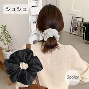 シュシュ レディース ヘアアクセサリー しわ加工 ホワイト ブラック シンプル かわいい ゆったり ガーリー ヘアアレンジ