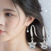 ピアス フックピアス レディース アクセサリー プレゼント シンプル 上品 揺れる ぶら下がり チャーム ラインストーン 星 スター クリスタル ビジュー 宝石風 天然石風 スイング シルバーカラー おしゃれ きれいめ 普段使い お出かけ お呼ばれ 女性 彼女 妻 嫁 大人女子 婦人 ガールズ ギフト 贈り物 誕生日 記念日 母の日