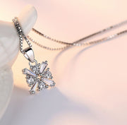 ペンダントトップ ネックレスチャーム レディース アクセサリー 女性用  ラインストーン おしゃれ 上品 きれいめ ギフト プレゼント