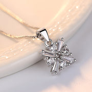 ペンダントトップ ネックレスチャーム レディース アクセサリー 女性用  ラインストーン おしゃれ 上品 きれいめ ギフト プレゼント