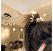 ポニーフック ヘアフック ヘアカフ レディース ヘアアクセサリー ヘアアレンジ 髪飾り まとめ髪 フェイクパール ボール 球体 シンプル 女性 婦人 可愛い おしゃれ ワンポイント 外出 お出掛け 普段使い デイリー