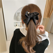 ヘアクリップ バナナクリップ リボン レディース ヘアアクセサリー 髪留め 髪飾り まとめ髪 ヘアアレンジ フェイクパール パール調 女性用 婦人用 可愛い おしゃれ ロングヘア セミロング 普段使い デイリー 外出 お出掛け 誕生日 プレゼント