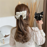 ヘアクリップ バナナクリップ リボン レディース ヘアアクセサリー 髪留め 髪飾り まとめ髪 ヘアアレンジ フェイクパール パール調 女性用 婦人用 可愛い おしゃれ ロングヘア セミロング 普段使い デイリー 外出 お出掛け 誕生日 プレゼント