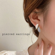 スタッドピアス レディース 女性用 アクセサリー リーフ 葉っぱ はっぱ おしゃれ 上品 プレゼント ギフト 贈り物 ゴールドカラー