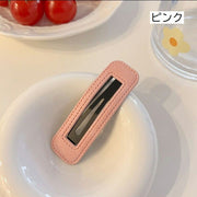 パッチン留め スリーピン ヘアピン レディース ヘアアクセサリー レザー調 長方形 四角 スクエア 無地 シンプル カジュアル まとめ髪 ヘアアレンジ デイリー 普段使い お出かけ 通勤 通学 OL オフィス 小物 雑貨 おしゃれ かわいい 女性 ブラック ブラウン オフホワイト ベージュ ネイビー グレー キャラメル カーキ