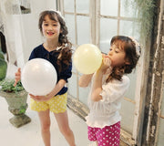 カチューシャ 子供 キッズ 女の子 ガール ヘアアクセサリー レース フラワー リボン 紐付き フェイクパール パール調 髪飾り ヘアアレンジ お洒落 華やか 可愛い 発表会 パーティ おめかし お出かけ 普段使い 女児 ファッション小物