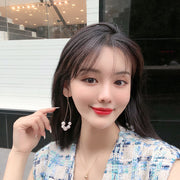 ピアス 両耳用 スタッドピアス アクセサリー レディース 女性 チェーン パール調 揺れる おしゃれ かわいい ギフト プレゼント 贈り物