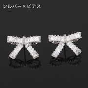 ピアス スタッドピアス イヤリング レディース 女性 アクセサリー 小ぶり リボン ラインストーン キラキラ ゴールドカラー シルバーカラー お洒落 大人可愛い お出かけ 普段使い デイリー 耳飾り ファッション小物 婦人用 プレゼント ギフト
