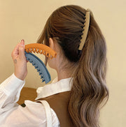 ヘアクリップ バナナクリップ ヘアアクセサリー レディース シンプル 無地 単色 髪留め 髪飾り まとめ髪 ヘアアレンジ ホールド 大きめ おしゃれ かわいい カジュアル デイリー 普段使い オフィス お出かけ 女性用 婦人用
