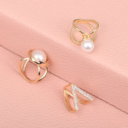 スカーフ留め スカーフリング レディース 女性 婦人 アクセサリー ファッション小物 留め具 ストール スカーフクリップ ラインストーン フェイクパール きらきら おしゃれ 上品 かわいい 簡単 シンプル お出かけ パーティ ギフト プレゼント 銀色 金色
