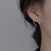 スタッドピアス レディース 女性 婦人 アクセサリー 耳飾り ハート かわいい おしゃれ 大人女子 ギフト プレゼント ゴールドカラー シルバーカラー