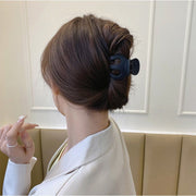 ヘアクリップ バンスクリップ レディース 女性 婦人 ヘアアクセサリー 髪留め 髪飾り まとめ髪 マット 艶なし 単色 ブラック オフホワイト シンプル ヘアアレンジ かわいい おしゃれ