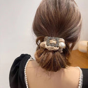 シュシュ ヘアゴム 髪ゴム レディース ヘアアクセサリー 髪留め 髪飾り まとめ髪 ヘアアレンジ フェイクパール ビジュー 可愛い 上品 おしゃれ お出掛け 女性