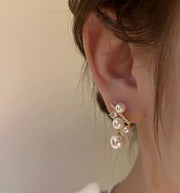 スタッドピアス キャッチピアス レディース アクセサリー 耳飾り パール調 ラインストーン 揺れる フェイクパール 女性用 婦人用 上品 おしゃれ 服飾小物 プレゼント 贈り物 ギフト 誕生日 記念日