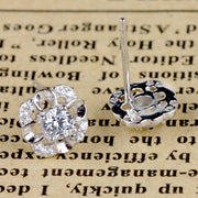 ピアス スタッドピアス レディース 女性用 アクセサリー ラインストーン 花 フラワー シルバーカラー シンプル かわいい おしゃれ きれいめ 大人女子 プレゼント ギフト
