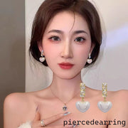 ピアス スタッドピアス レディース 女性用 婦人用 アクセサリー ハート ラインストーン フェイクパール パール調 揺れる ホワイト かわいい おしゃれ フェミニン ギフト プレゼント