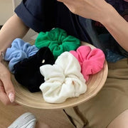 シュシュ ヘアゴム ヘアアクセサリー レディース 女性用 もこもこ ふわふわ 髪留め 髪飾り まとめ髪 カラバリ豊富 デイリー 可愛い おしゃれ カジュアル 婦人用 ヘアアレンジ ファッション小物