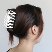 ヘアクリップ バンスクリップ レディース 女性 ヘアアクセサリー 髪飾り マットカラー クロス 単色 無地 まとめ髪 大きめ ヘアアレンジ 髪留め かわいい おしゃれ ガーリー カジュアル 大ぶり 普段使い プレゼント ギフト お出かけ オフィス 通勤 青 緑 カーキ ピンク