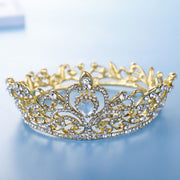 ティアラ 花嫁 ウエディング 結婚式 ブライダル 披露宴 パーティー 二次会 髪飾り ヘアアクセサリー ヘッドドレス クラウンティアラ 王冠 かんむり ファッション小物 ラインストーン ビジュー キラキラ 発表会 演奏会 挙式 舞台 撮影 イベント 前撮り 衣装 演出 コスプレ 上品 おしゃれ ゴージャス 華やか 豪華 大人 子供 子ども こども レディース 女性 女の子