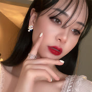 ピアス レディース 女性 アクセサリー ファッション雑貨 小物 ラウンド 円形 ラインストーン フェイクパール ゴールドカラー ホワイト 華やか エレガント 綺麗 可愛い キュート プレゼント ギフト