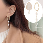 ピアス スタッドピアス アシンメトリー レディース 女性 アクセサリー 揺れる フェイクパール パール調 大理石風 お洒落 可愛い ファッション小物 ギフト プレゼント