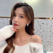 ピアス スタッドピアス アシンメトリー レディース 女性 アクセサリー 揺れる フェイクパール パール調 大理石風 お洒落 可愛い ファッション小物 ギフト プレゼント