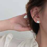 ピアス スタッドピアス 両耳用 レディース 女性 アクセサリー 耳飾り ハート ラインストーン シンプル かわいい キュート ガーリー 定番 おしゃれ プレゼント ギフト 記念日 お出かけ 銀色
