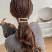 バレッタ レディース ヘアアクセサリー ヘアクリップ 髪飾り 髪留め スクエア フレーム カーブ ヘアアレンジ まとめ髪 マット