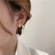 ピアス スタッドピアス 両耳用 バックキャッチ レディース 女性 アクセサリー 耳飾り ハート フェイクパール ロング スティック バー 揺れる シンプル きらきら 上品 ゆらゆら かわいい キュート 定番 おしゃれ プレゼント ギフト 記念日 お出かけ
