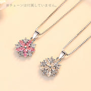 ペンダントトップ ペンダントヘッド チャーム アクセサリー レディース シルバーカラー フラワー ラインストーン キラキラ かわいい おしゃれ キュート  婦人 大人可愛い 高級感 高見え カジュアル プチギフト プレゼント 贈り物 チェーン無し 贈り物 お出かけ ホワイト 白 ピンク