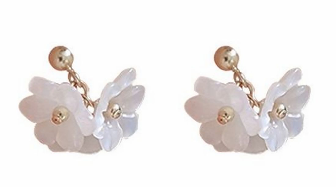 スタッドピアス レディース 女性用 アクセサリー 揺れる フラワーモチーフ キュート クリア 可憐 可愛い ゴールドカラー カジュアル 大人かわいい キュート おしゃれ 耳飾り 普段使い 婦人 普段使い ファッション小物 プレゼント 贈り物 ギフト 誕生日 記念日 お出かけ プチギフト