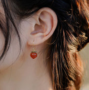 ピアス フックピアス レディース 女性 婦人用 ラインストーン フェイクパール 揺れる 煌めく ゆらゆら かわいい キュート 清楚 シルバーカラー パール調 シンプル 上品 贈り物 プレゼント 記念日 10mm 12mm